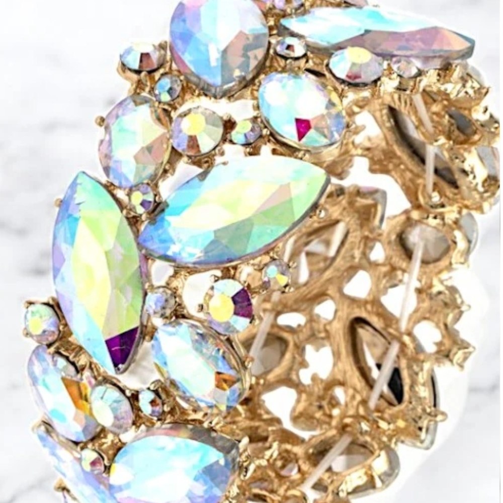 Elegant Gold and Iridescent Crystal Bracelet
